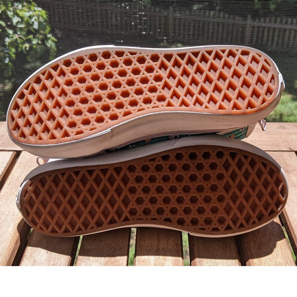 VANs SEA PARTY SK8 HI ZIP ORCHID ICE TRUE WHITE  size: 2.5 kids - Picture 11 of 11